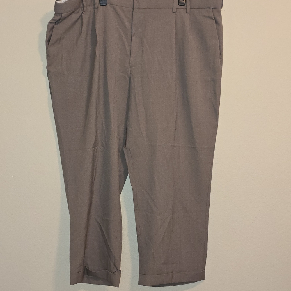 Van Heusen Men's Tan Dress Pants